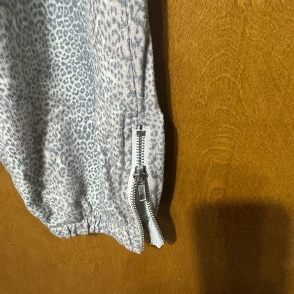 Chaser leppard print lounge pants
Excellent condition - Picture 3 of 4